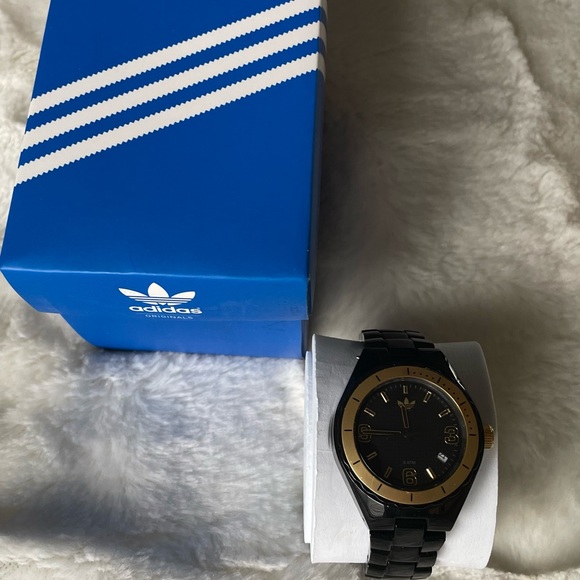 Adidas watch - Picture 2 of 3